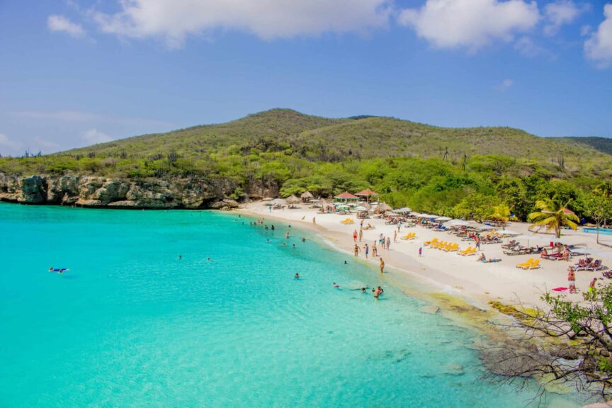 Curaçao / people near a beach during the daytime