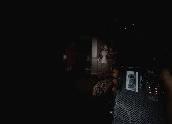 How to Record Sounds in Phasmophobia, Explained