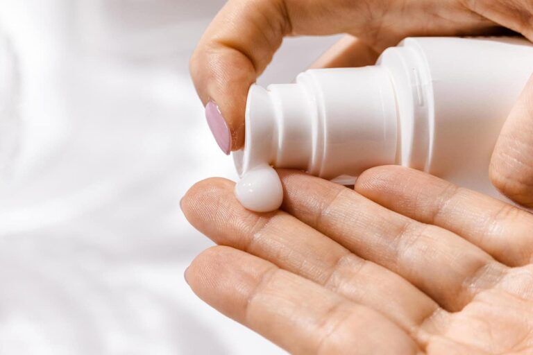 This is an image of hands getting ready to apply moisturizer. Choices for moisturizing night creams are plentiful.