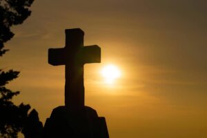 cross, sunset, silhouette, god, religion, christianity, religious, christian, spirituality, faith, belief, christ, hope, prayer, spiritual, worship, pray, sunlight, love, catholicism, church, forgiveness, nature, salvation, sunrise, symbol, daily devotion
