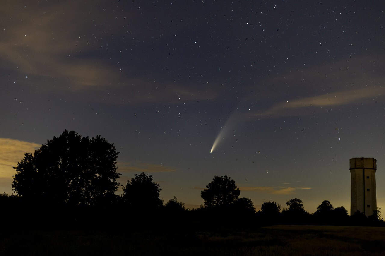 comet, night sky, neowise, comet neowise, water tower, nature, nightscape, night, silhouette, sky, tower, architecture, landmark, building, skyline, evening, rural