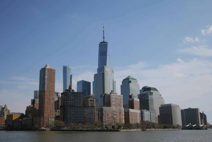 Lower Manhattan skyline with One World Trade Center, a backdrop often featured during NYFW September 2025 coverage in New York City.