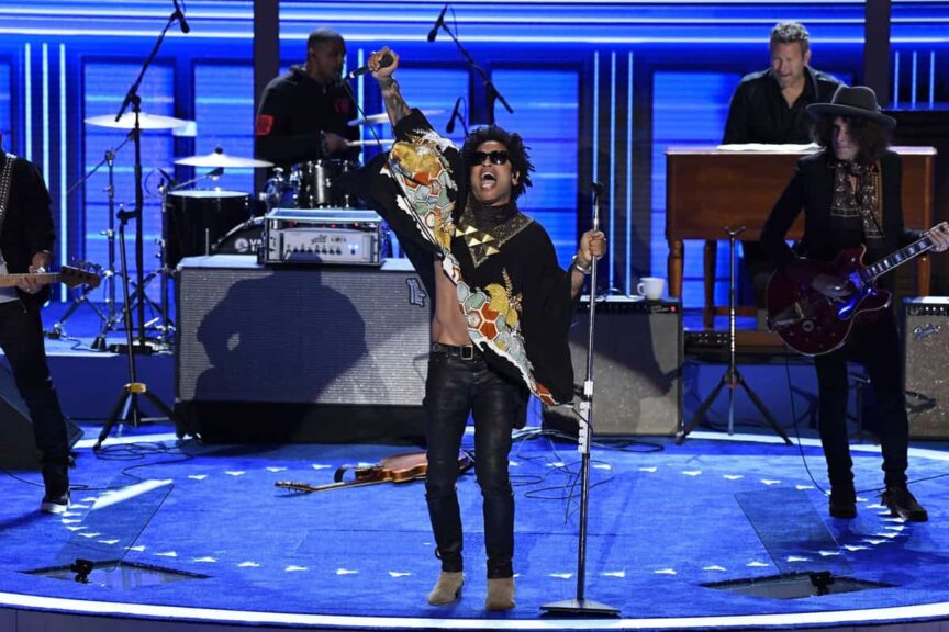 Lenny Kravitz Returns Home With Epic Bahamas Concert Celebration
