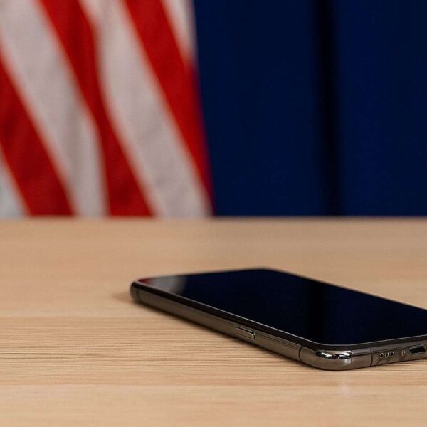 trump gets a phone call from tech seo to cancel immigration officer surge