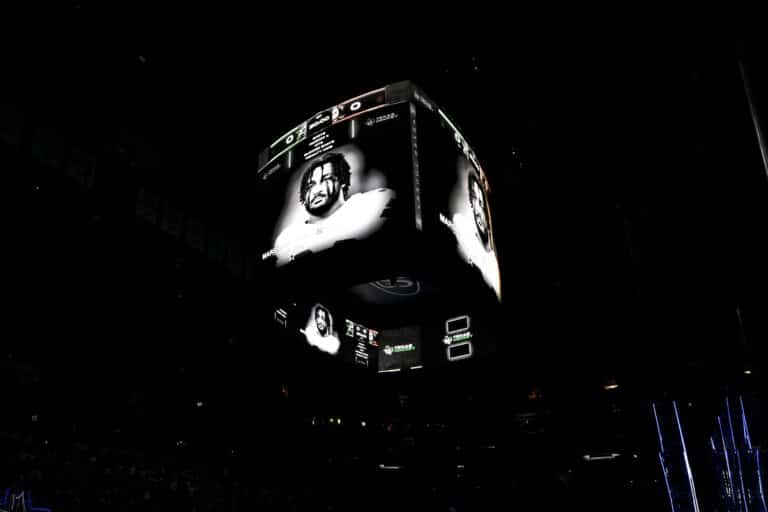 Marshawn Kneeland Catalina Mancera