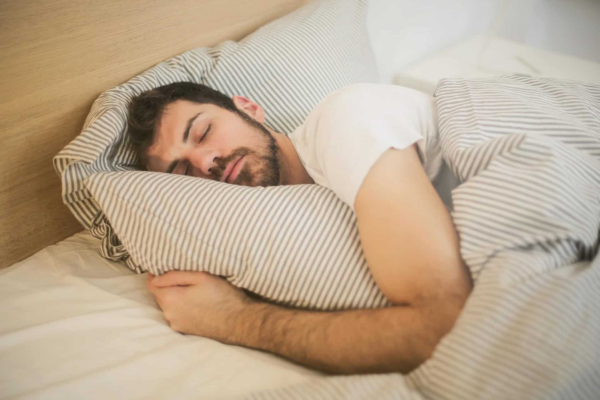 How to Sleep Better When the Days Get Shorter