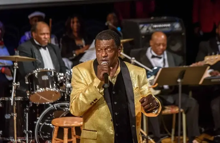 Carl Carlton performs during the 2019 National Rhythm & Blues Hall of Fame induction ceremony.