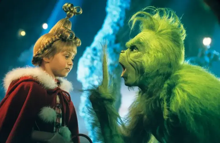 Jim Carrey and Taylor Momsen in How the Grinch Stole Christmas (2000)