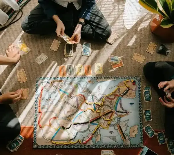 Going on vacation? Here are the Best Travel Board Games to Take with You