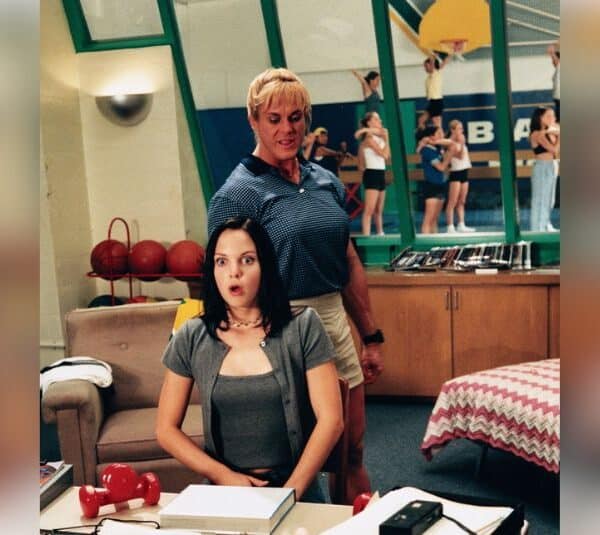 Anna Faris and Jayne Trcka in "Scary Movie" (2000)