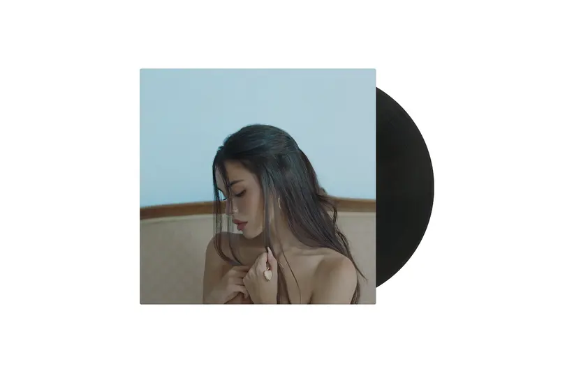 Madison Beer 's album cover for Locket