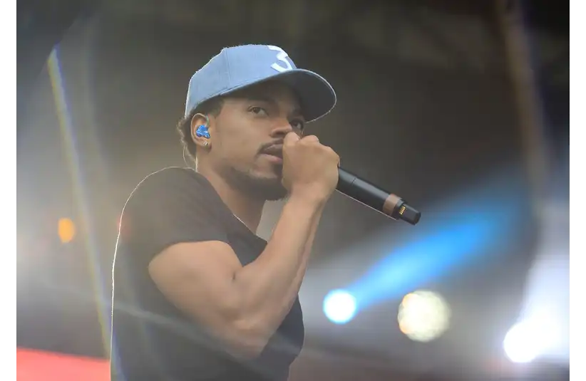 Chance the Rapper, birth name: Chancelor Johnathan Bennett, performs on stage.