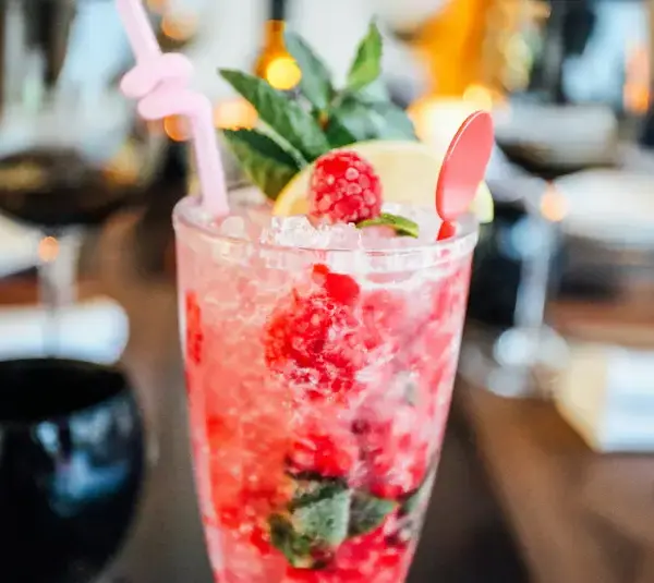 Create an iced dessert drink for your Valentine to be on trend.