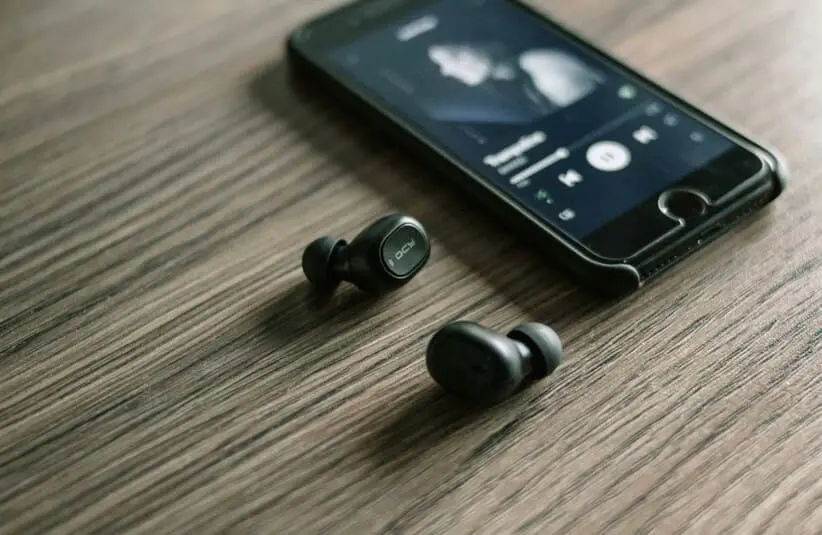 Thanks to Google’s Fast Pair Bluetooth, Your Earbuds Are Now Eavesdropping for Strangers