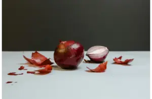 Onion placed with some peels