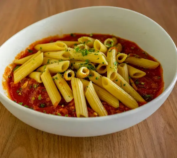 Olive Garden’s Never‑Ending Pasta Bowl returns with unlimited pasta, sauces, soup or salad, and breadsticks.