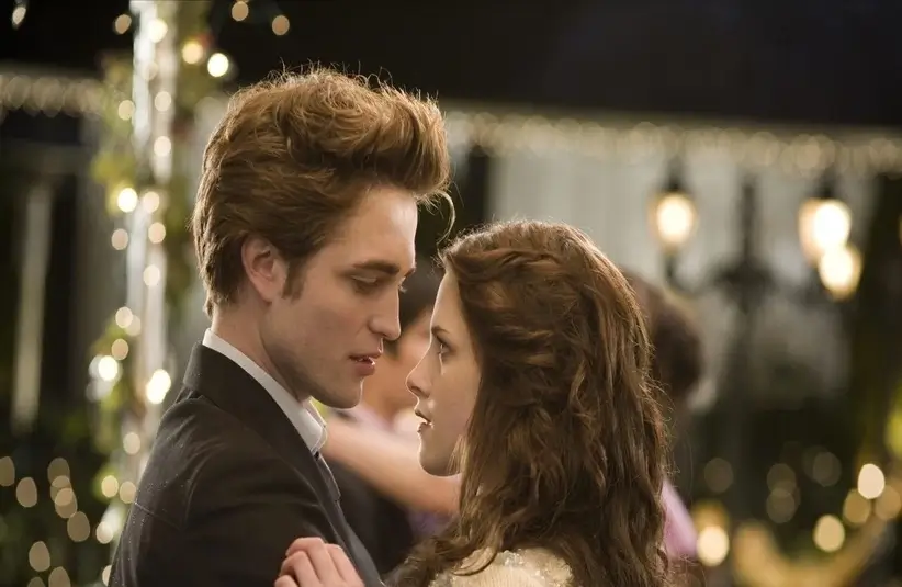 Bella and Edward in Twilight, one of the worst date movies.