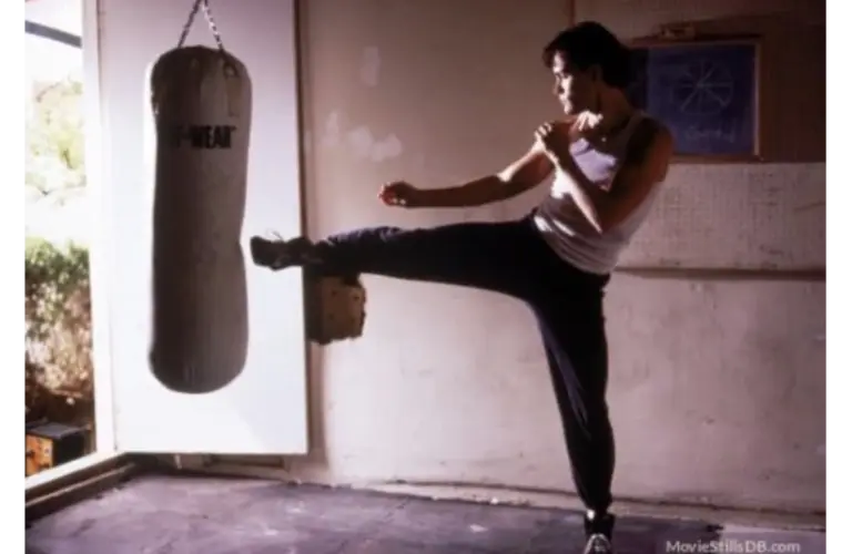 Brandon Lee in fighting movie “Rapid Fire”