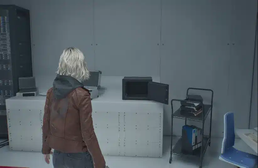 Grace opening the safe in the Monitor Control Room in Resident Evil Requiem