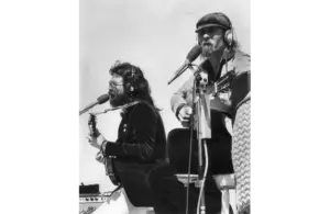 Jim Seals (right) and Dash Crofts at the State Fair in 1976. Seals & Crofts 1976 Press Photo Jim Seals And Dash Crofts At State Fair In Milwaukee. © Milwaukee Journal Sentinel files via Imagn Content Services, LLC