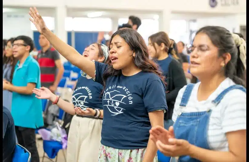 In daily devotion, a praise service takes place in church.