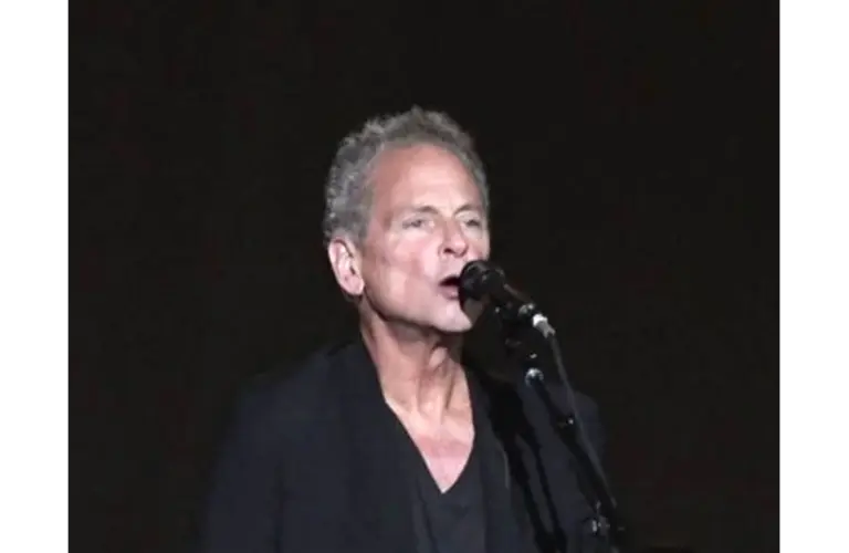 Lindsey Buckingham, former guitarist for Fleetwood Mac, attacked by stalker