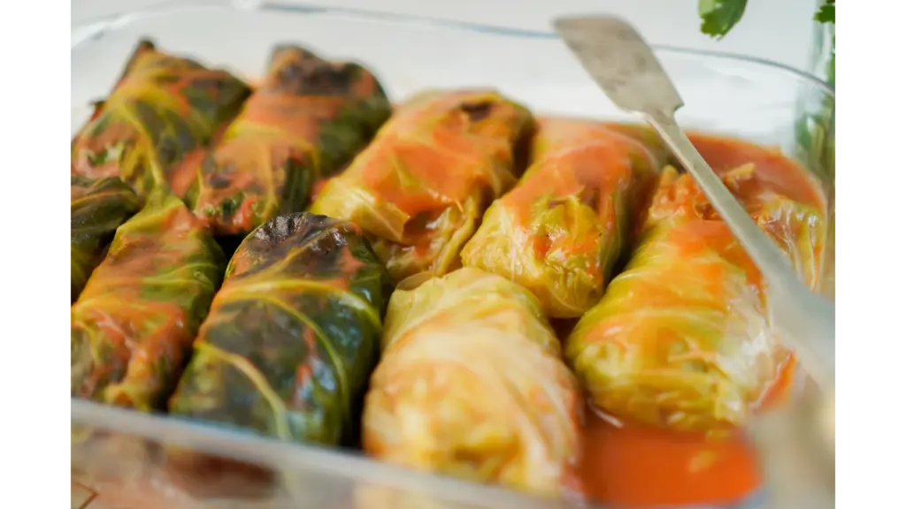 Stuffed cabbage (minced meat and rice) in tomato sauce, the kind of classic comfort dish that fits perfectly into this whole cabbage comeback.