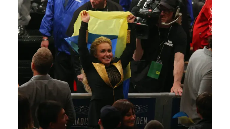 Apr 25, 2015; New York, NY, USA; American actress Hayden Panettiere reacts after her fiance Wladimir Klitschko (not pictured) defeats Bryant Jennings (not pictured) during their world championship heavyweight boxing fight at Madison Square Garden. Mandatory Credit: Brad Penner-Imagn Images