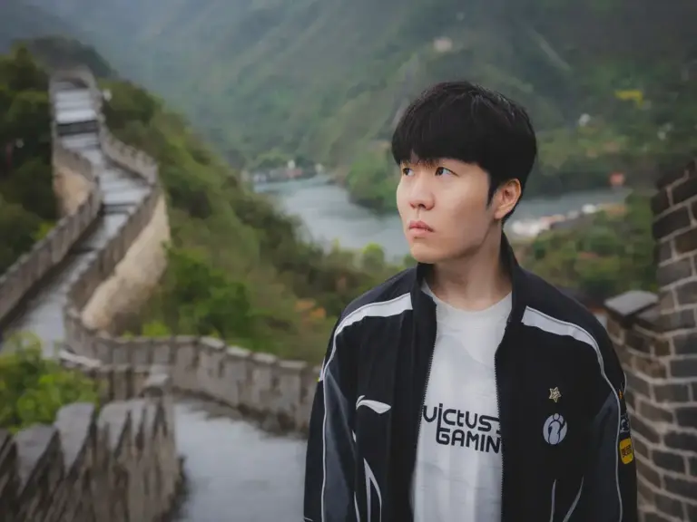 Rookie at Worlds 2025 during a Play-In Teaser