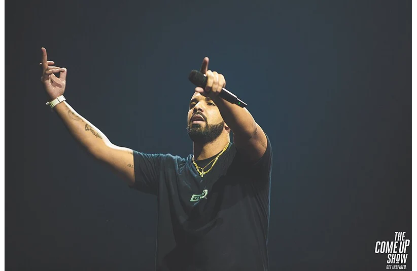 Drake HABIBTI deluxe news: Drake performing on the Summer Sixteen Tour in Toronto in 2016