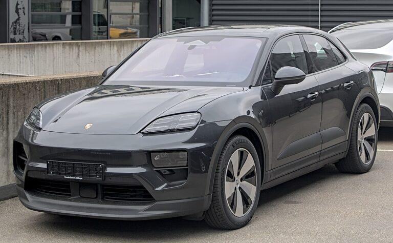 A Porsche Macan, the SUV Porsche plans to offer again as a gas-powered Macan in 2028