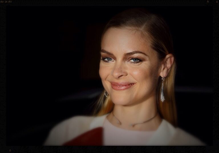 Actress Jaime King smiling in a portrait, whose Jaime King divorce from Austin Sosa is now final
