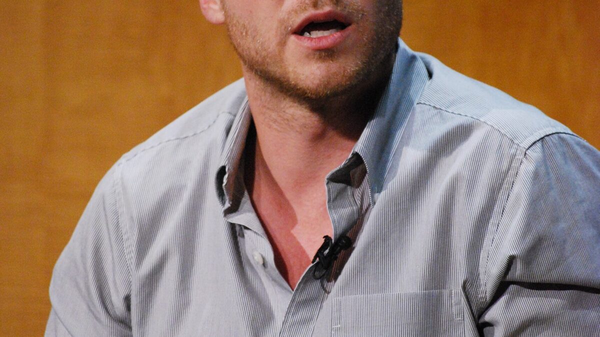 Sheriff Country season 2 Ben McKenzie return - Sheriff Country Season 2 Explains Boone's Choice, McKenzie's
